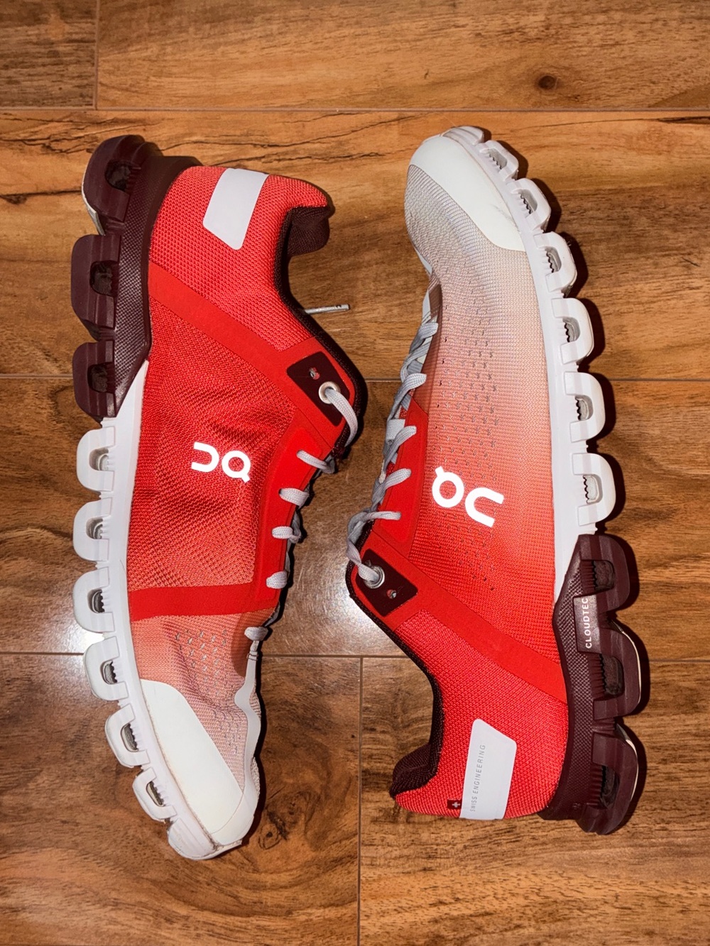 On Cloud Women’s Cloudflow 3 Running Sneakers Shoes, red - size 9